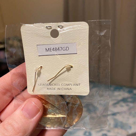 Earring Variety - Picture 4 of 10